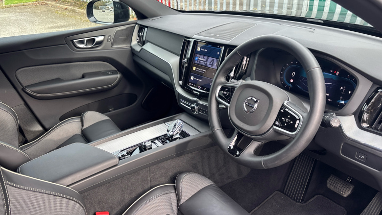 Volvo XC60 2.0 B5P Plus Black Edition 5dr AWD Geartronic Petrol Estate